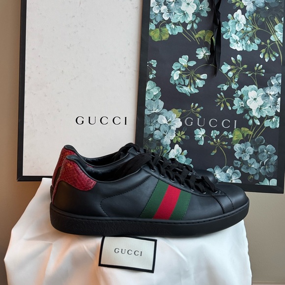 NWT Gucci Ace Black Leather Sneakers with Red and Green Stripe, Size Men’s 8.5-9 - Picture 3 of 14